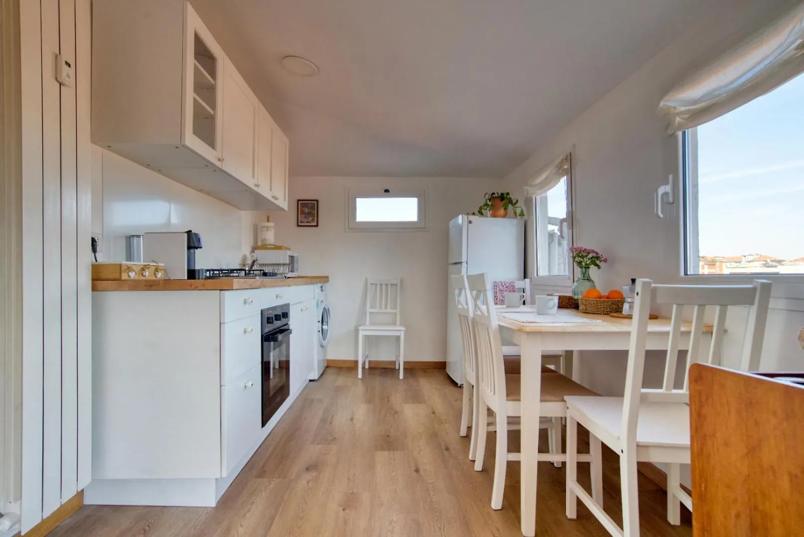 Spacious Penthouse With Panoramic Terrace - 20 Minutes From San Siro & Duomo Mediolan 0*,  Włochy