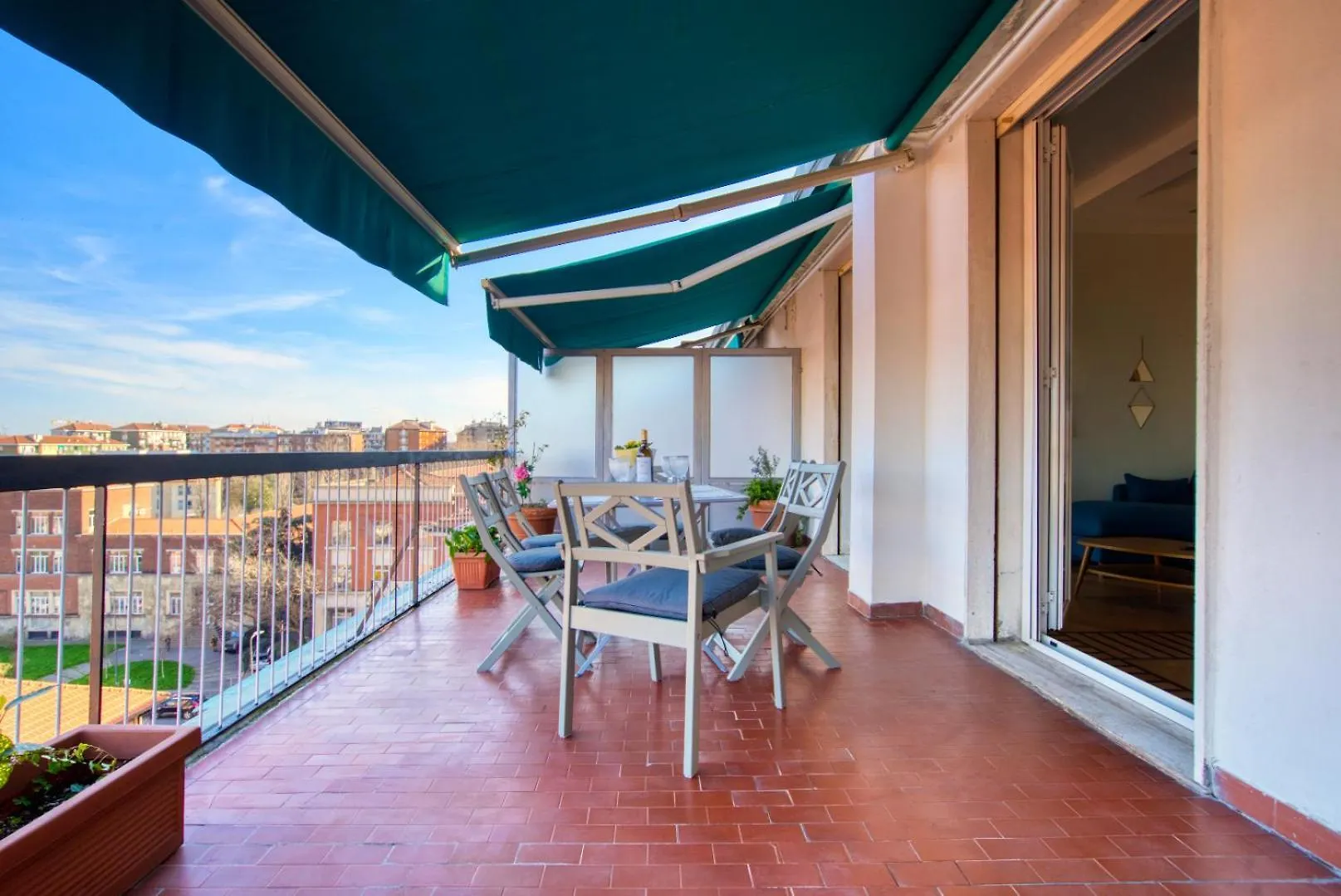 Spacious Penthouse With Panoramic Terrace - 20 Minutes From San Siro & Duomo Mediolan Apartament